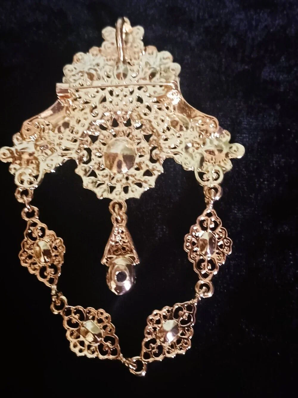 N/A this brooch
